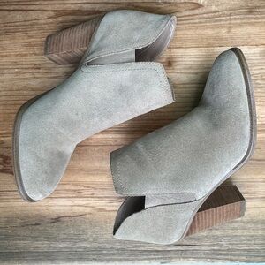 Vince Camuto Tan Suede Ankle Boot 7.5